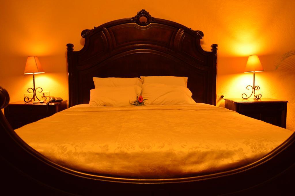Hotel Real León المظهر الخارجي الصورة